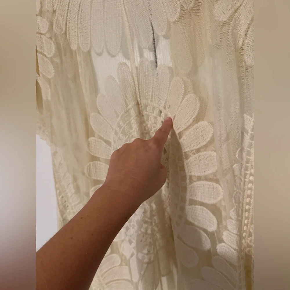 Lace Duster - Picture 4 of 5